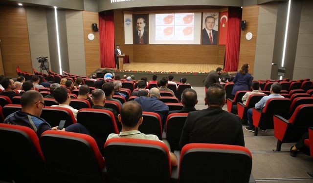 Melikgazi Belediyesi, ’Dijital yaşam ve iletişim’ konulu eğitim verdi