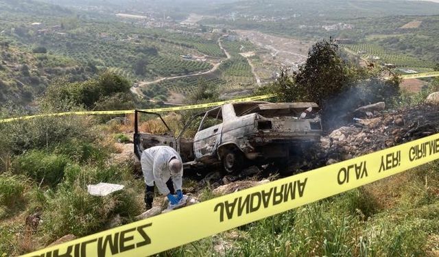 Mersin’de 2’si evde, biri araçta olmak üzere 3 kişi yanarak ölmüş halde bulundu