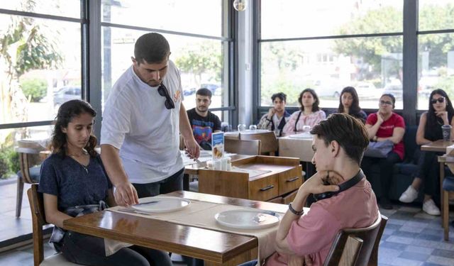 Mersin’de gençler ’Mertuseg Projesi’ ile turizm sektörüne hazırlanıyor