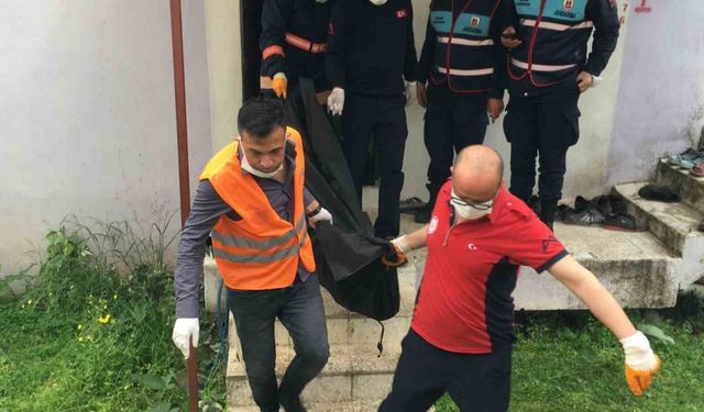 Mersin’de yanarak ölen 3 kişinin cenazeleri adli tıp kurumuna gönderildi