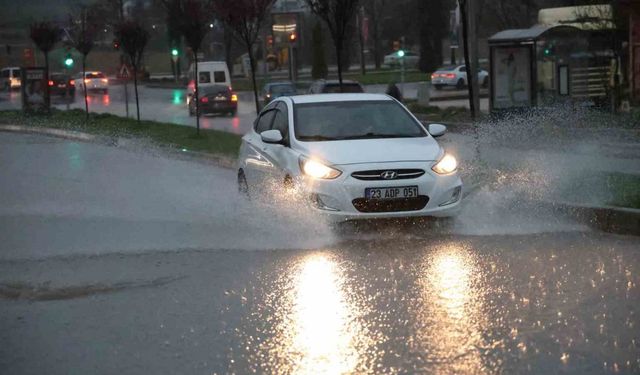 Meteorolojiden 5 il için sağanak uyarısı