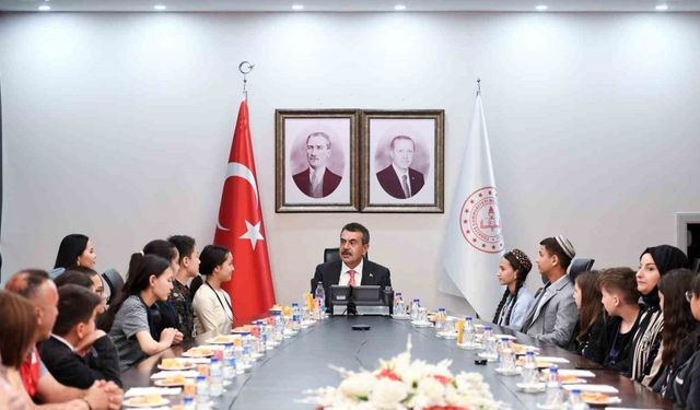 Milli Eğitim Bakanı Tekin, Türki Cumhuriyetler’den gelen çocukları kabul etti