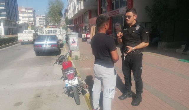 Motosikletin önünü kaldırırken polise yakalandı, önce nasihat ardından 38 bin 291 TL ceza yedi