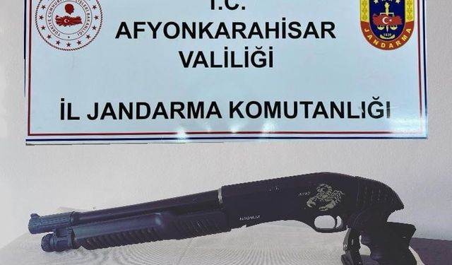 Muhtar yakınının tüfekli sevinç gösterisini jandarma affetmedi