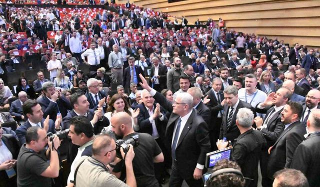 Müsavat Dervişoğlu, İYİ Parti’nin yeni genel başkanı oldu