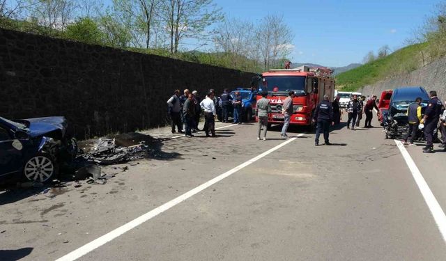 Ordu’da cenaze yolunda kaza: 2’si ağır 5 yaralı