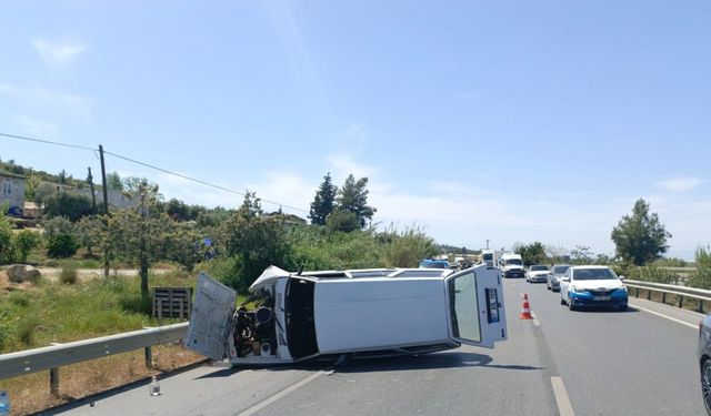 Otomobil bariyerlere çarptı, 1 yaralı