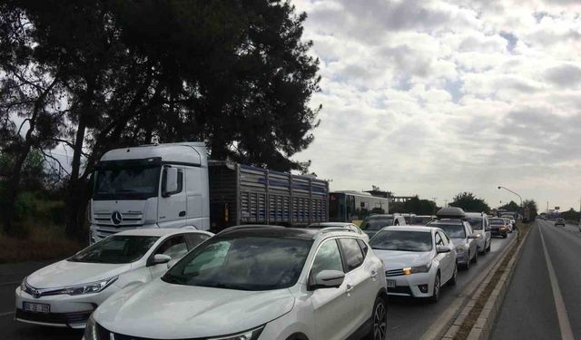 Otoyola girişler kapanınca trafik kitlendi