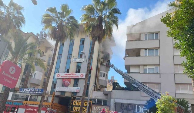 Personel yatakhanesinde çıkan yangın korkuttu