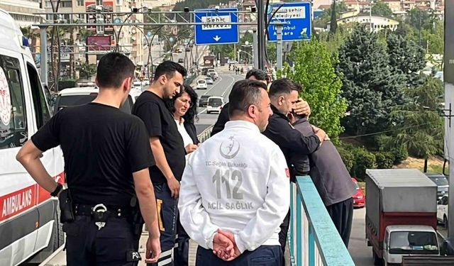 Polisin şefkat eli: İntihar girişiminde bulunan şahsı sarılarak ikna etti