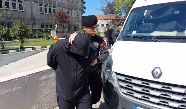 Samsun’da 27 bin 412 adet sentetik ecza ve 100 sikke ile yakalanan 2 kişi tutuklandı