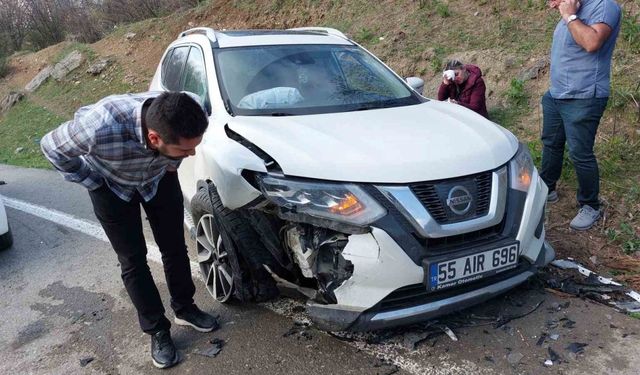 Samsun’da iki otomobil çarpıştı: 5 yaralı