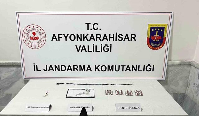 Şehir dışından getirdikleri uyuşturucuyu satamadan jandarmaya yakalandılar