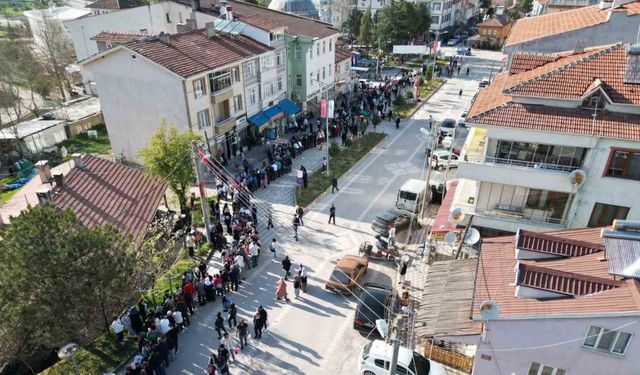 Şeker dağıtma geleneklerini bu bayram da sürdürdüler