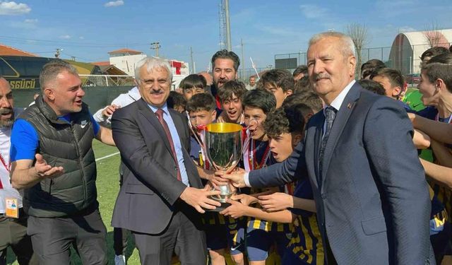 Talasgücü’nün U14’ü Türkiye şampiyonu