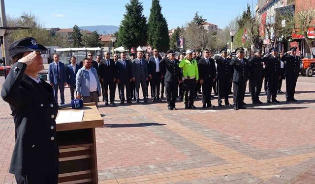 Tavşanlı’da polis haftası çelenk sunumu ile başladı