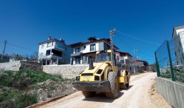 Toroslar’da yollar bakımdan geçiriliyor