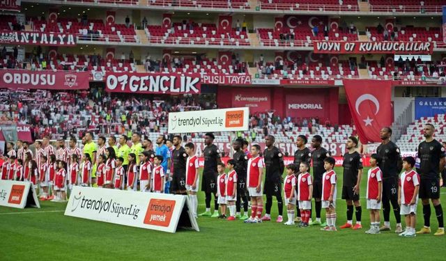 Trendyol Süper Lig: Antalyaspor: 0 - Hatayspor: 1 (İlk yarı)