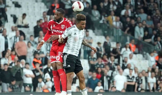 Trendyol Süper Lig: Beşiktaş: 1 - Samsunspor: 0 (İlk yarı)