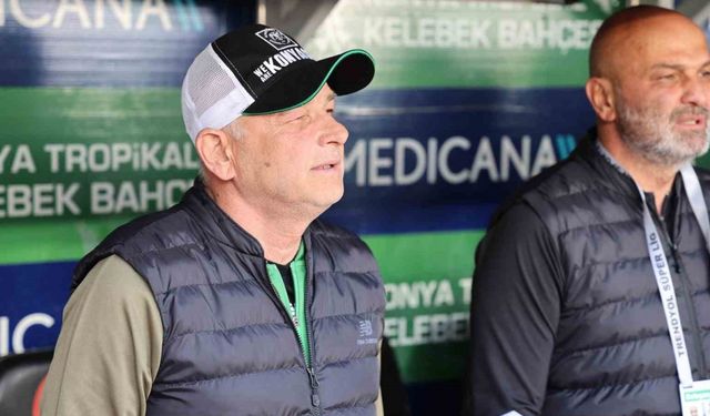 Trendyol Süper Lig: Konyaspor: 0 - Corendon Alanyaspor: 1 (İlk yarı)