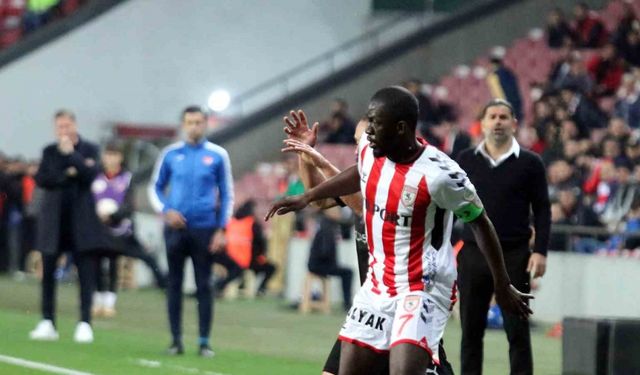 Trendyol Süper Lig: Samsunspor: 0 - Pendikspor: 0 (İlk yarı)