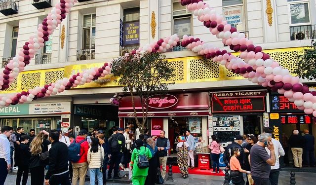 Tuğba Kuruyemiş, İstanbul’daki 8. şubesini halkla buluşturdu