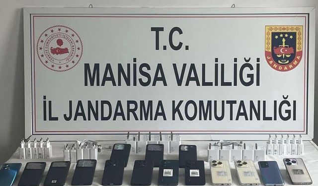 Turgutlu’da gümrük kaçağı cep telefonlarına el konuldu