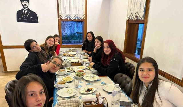 Türkiye Şampiyonu Ege Yıldızları Hokey Takımı iftarda buluştu