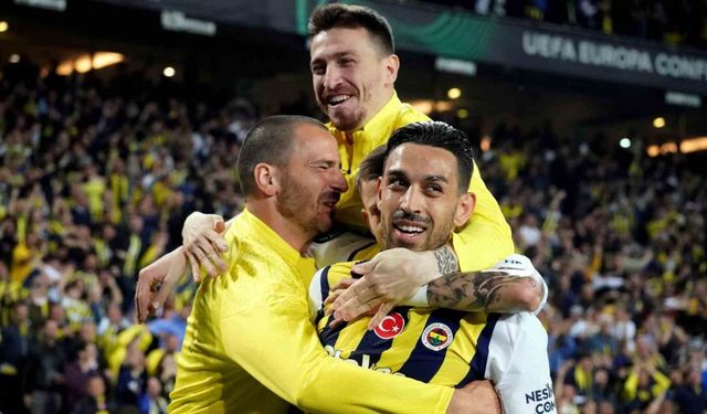 UEFA Avrupa Konferans Ligi: Fenerbahçe: 1 - Olympiakos: 0 (İlk yarı)