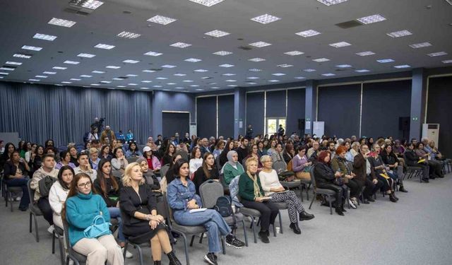 Usta yazarlar ’Diyaloglar’ serisini bu kez Mersin’de gerçekleştirdi