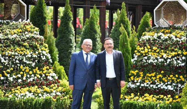 Vali Çiçek’ten Başkan Büyükkılıç’a ’hayırlı olsun’ ziyareti