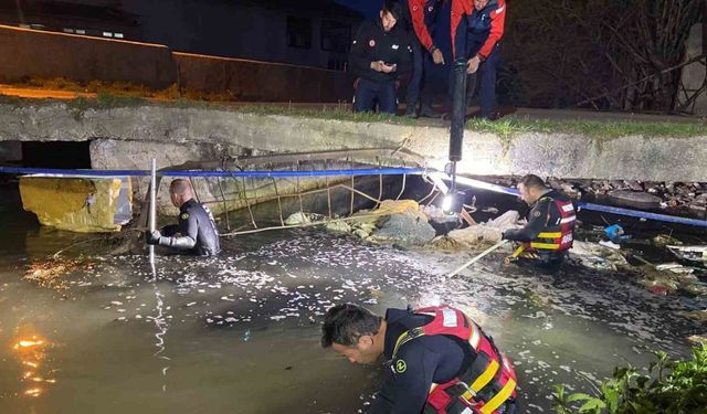 Van’da 2 yaşındaki çocuğun akarsuya düştüğü ihbarı ekipleri alarma geçirdi