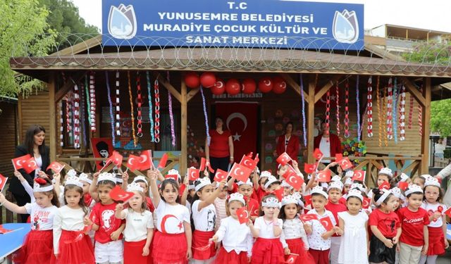 Yunusemreli minikler 23 Nisan coşkusunu yaşadı