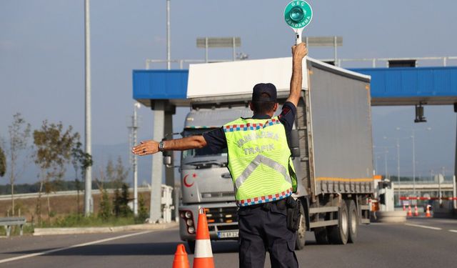 Sakarya'da trafik denetimi: 626 araç trafikten men edildi