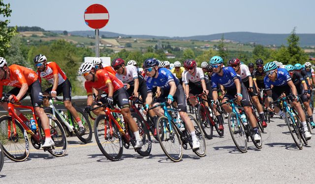 Tour Of heyecanı Sakarya’da sürüyor: Podyumda 2 Türk pedal