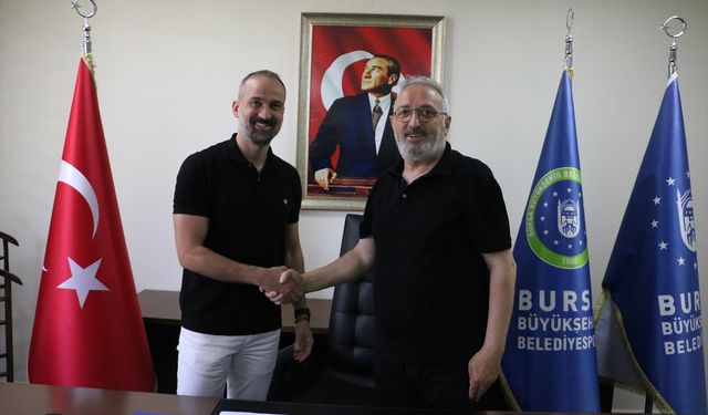 Bursa Büyükşehir Belediyespor, başantrenör Cemal Bora Şensoy'la yoluna devam edecek