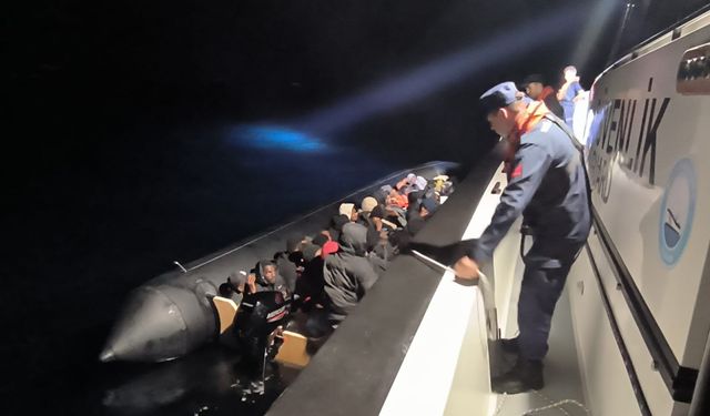 Çanakkale açıklarında 45 düzensiz göçmen yakalandı