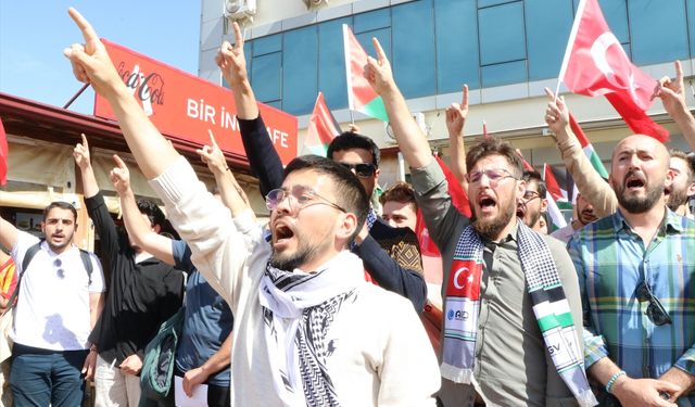 Çanakkale'de üniversite öğrencileri İsrail'in Gazze'ye saldırılarını protesto etti