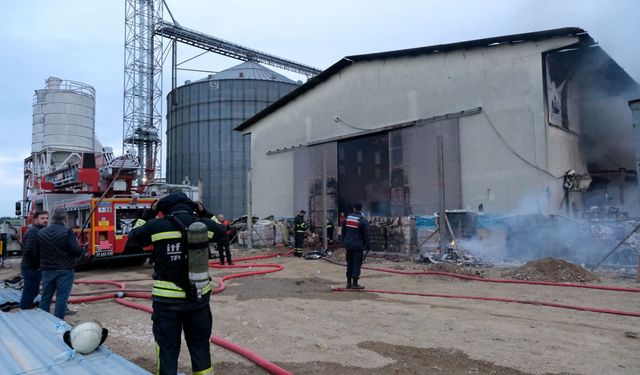 GÜNCELLEME - Kırklareli'nde atık yağ tesisinde çıkan yangın kontrol altına alındı
