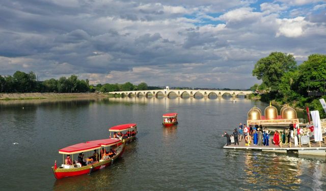 Meriç Nehri'nde kayıklarla turistik gezi başladı