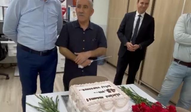 Sakarya'da 45 yıllık meslek hayatının ardından emekliye ayrılan öğretmene sürpriz veda