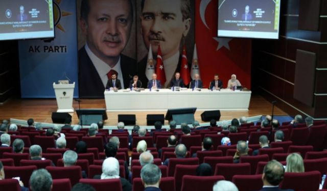 AK Parti MKYK toplantısı 3 saat sürdü