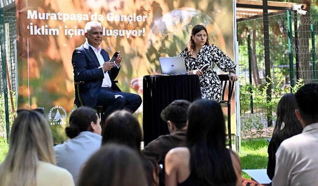 Antalya Muratpaşa'da genç söyleşi