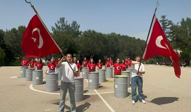 AVPAL öğrencilerinden muhteşem kutlama