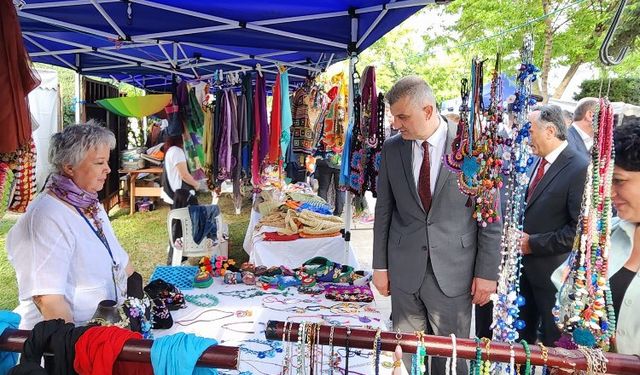 Bahar Şenliği Kavaklı Sahili Amfi'de başladı