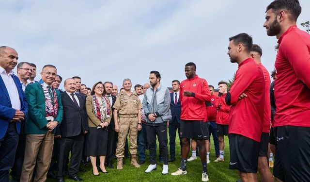 Başkan Şahin’den Gaziantep FK'ya moral ziyareti!