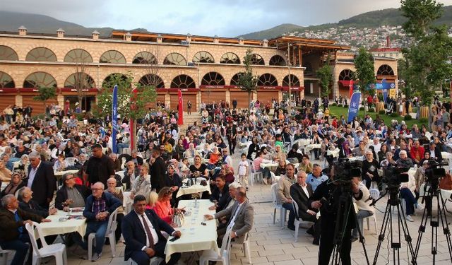 Bursa'da tarihi hanlarda 'kahve' buluşması