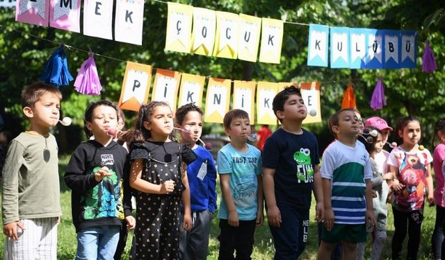 Çayırova'da Çocuk Kulübü öğrencileri piknikte eğlendi