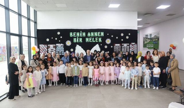 Çayırovalı miniklerden, Anneler Günü’ne özel program