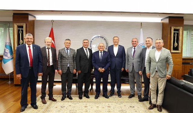 CHP heyetinden Başkan Büyükkılıç’a “hayırlı olsun” ziyareti